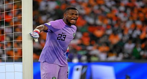 نوابالي وليس نوابيلي.. مهاجم يقود أحلام نيجيريا من مركز حارس المرمى